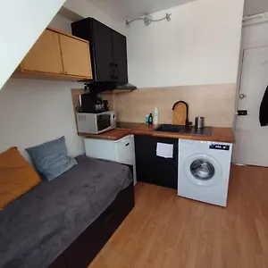 cosy-studio-village-of-batignolles.fr-paris.fr/